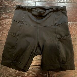 Lululemon fast and free high rise bike shorts - 6” - size 4